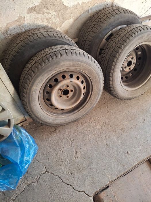 Продам 4 диска с резиной