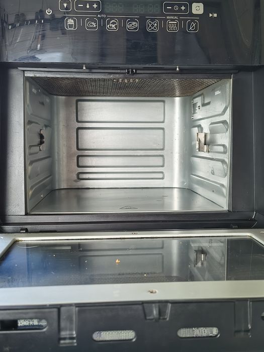 Vând airfryer BREVILLE