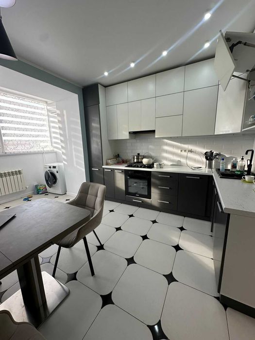 3-ка БАТЫС СРОЧНО Продается