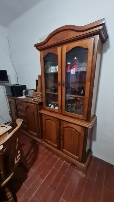 Mobila rustică masivă