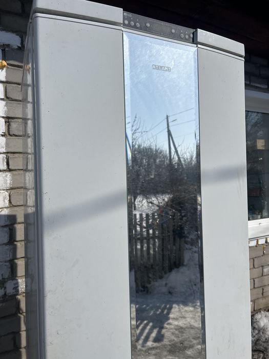 На запчасти  холодильник и стиралка