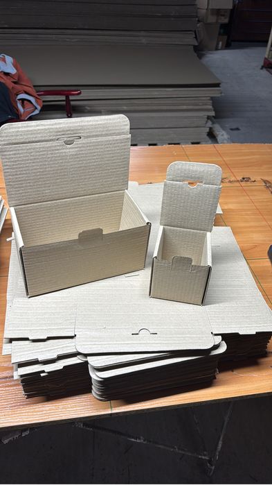 Самосборная картонная коробка