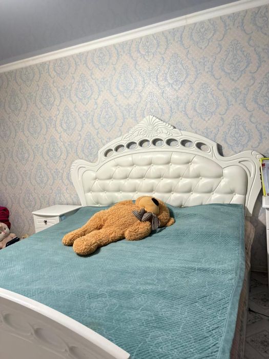 Продам спалный гарнитур цвет белый