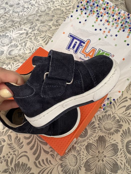 Продам детскую обувь 18р  TIFLANI