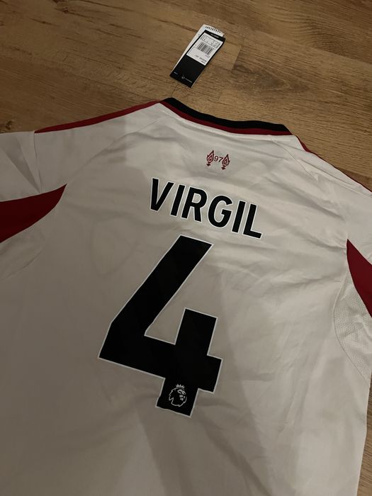Tricou Van Dijk