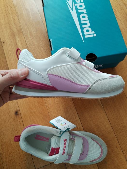 Нови и като нови маратонки ботуши 32-33 номер