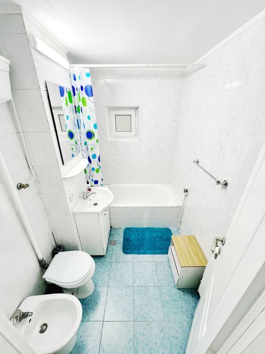 Închiriez apartament 2 camere în Zalău, Brădet, etaj 1, cu loc de parc