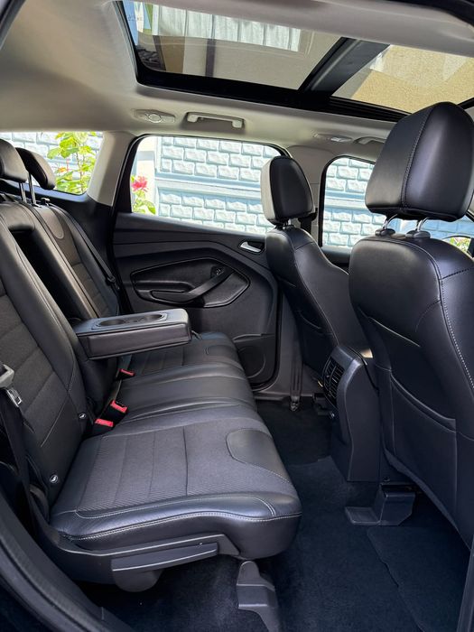 Vând Ford Kuga  Recent  INMATRICULAT 4×4an 2014 2,0 Diesel 140 cp Euro 5Manual Sirocou