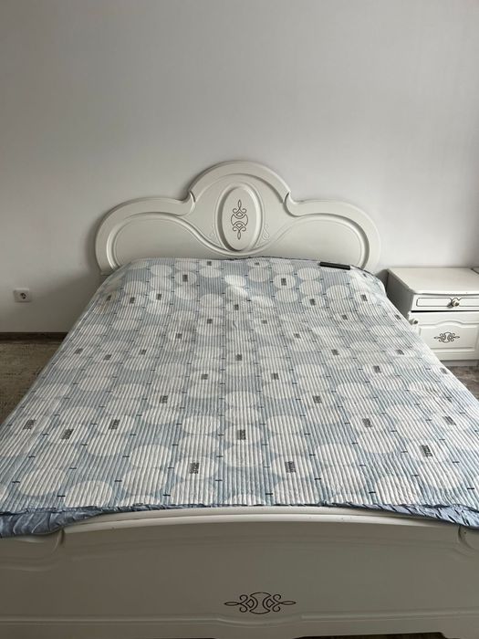 Продам спальный гарнитур