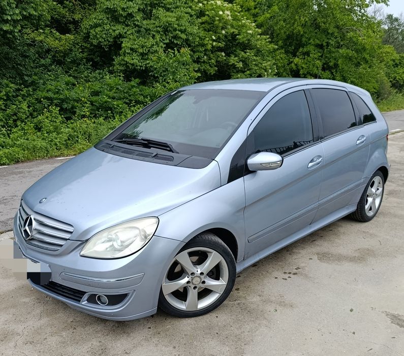 Автомобил mercedes B 180