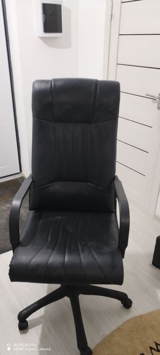 Кресло офисный в