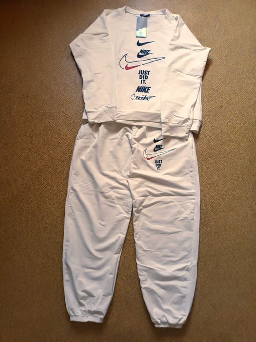 Продавам нови спортни екипи NIKE и ADIDAS