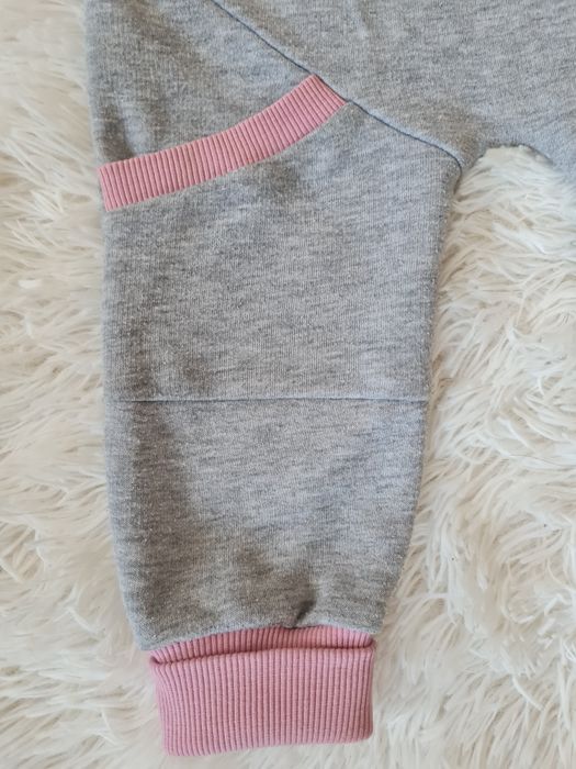 Продам комбинезон для девочек