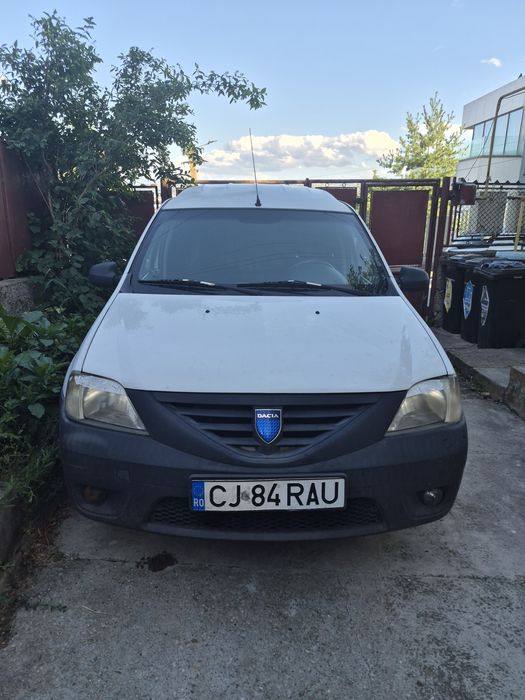 Vând Dacia Logan Van