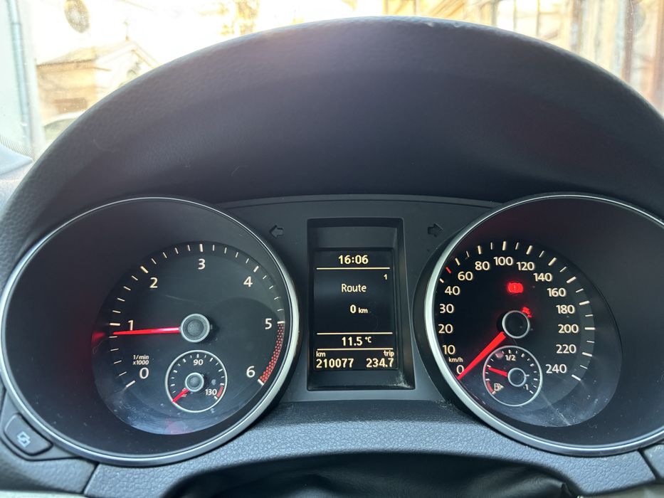 VW Golf 6 2.0 TDI  140 CP