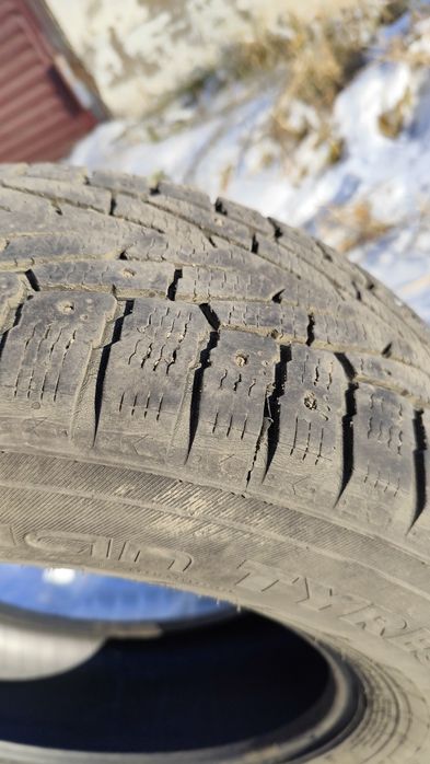 Продам комплект зимней резины