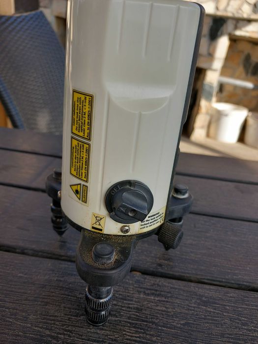 Лазерен нивелир.