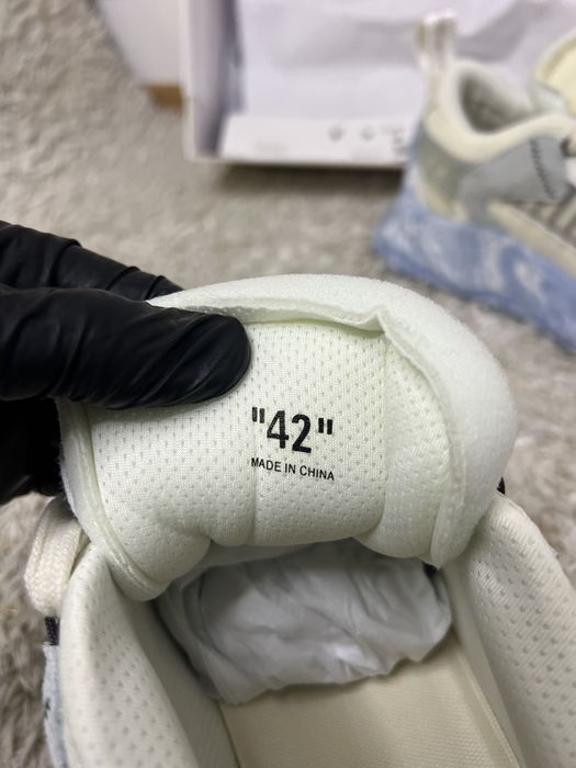 Off White Odsy,noi,full box,10/10!