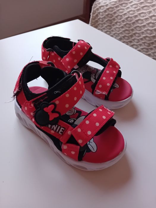 Красиви сандалки