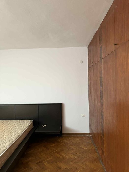 Дава се под наем Тристаен апартамент в София, Център - 92 кв.м за 796.62 € - Снимка #3