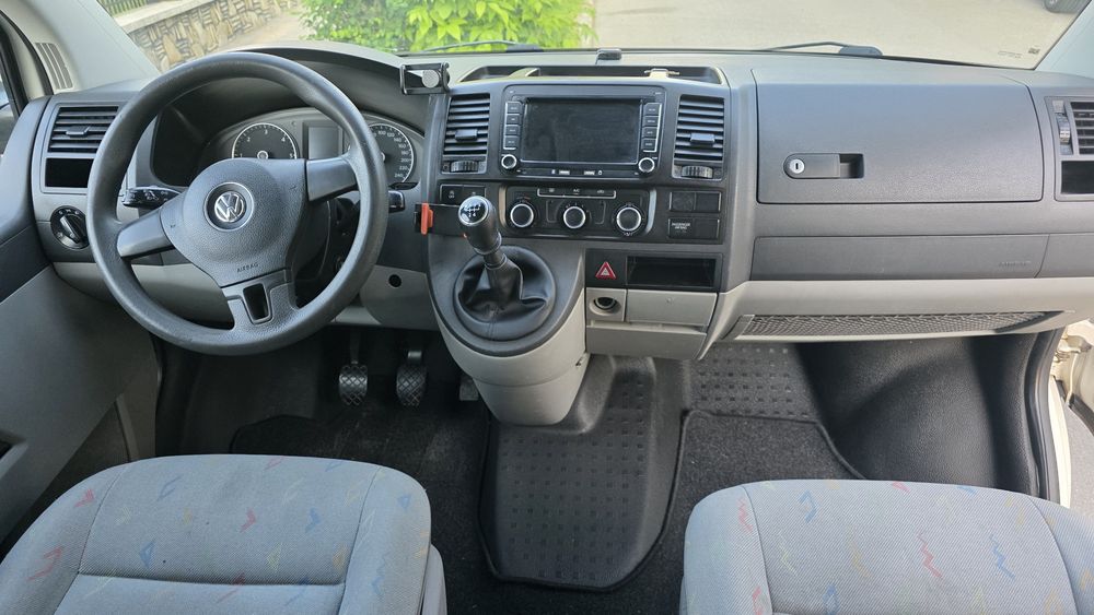 Volkswagen Transporter T5 2.0 TDI * An 2013 * 5 Locuri  * Extralung * Autoutilitara N1 * Euro 5 * Cutie Manuala
