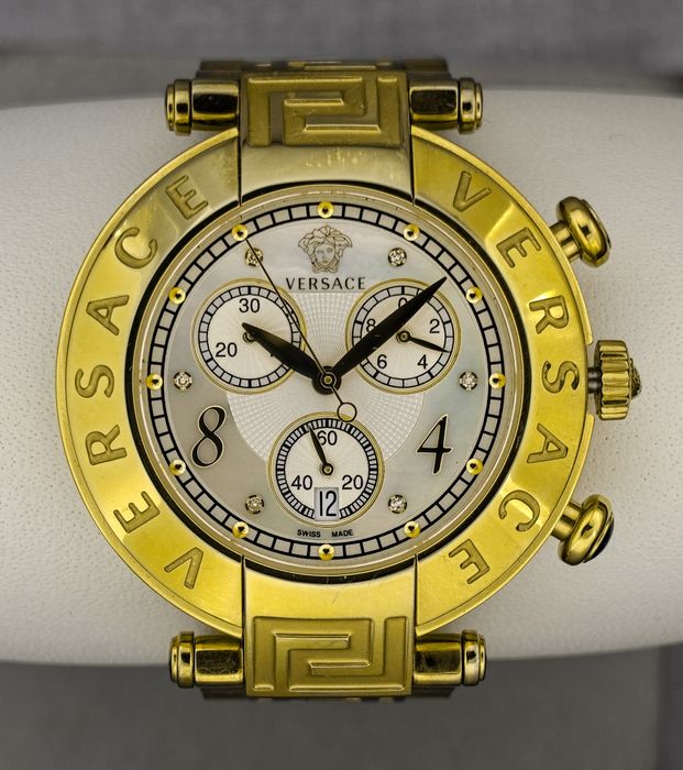Луксозен часовник VERSACE 68С - Хронограф, позлата, сапфири, 40 мм