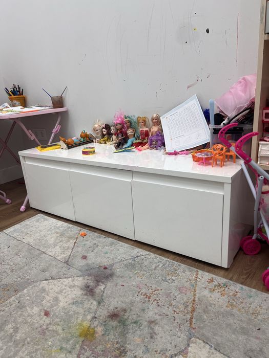 Продам тумбу под телевизор