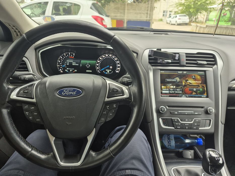 Proprietar vand Ford Mondeo mk5 1.6 diesel