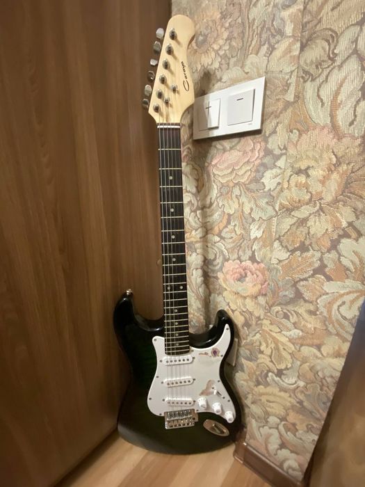 Электро гитара продается