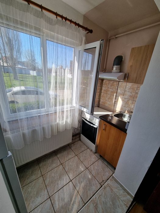 Proprietar,închiriez garsoniera zona  Lipovei