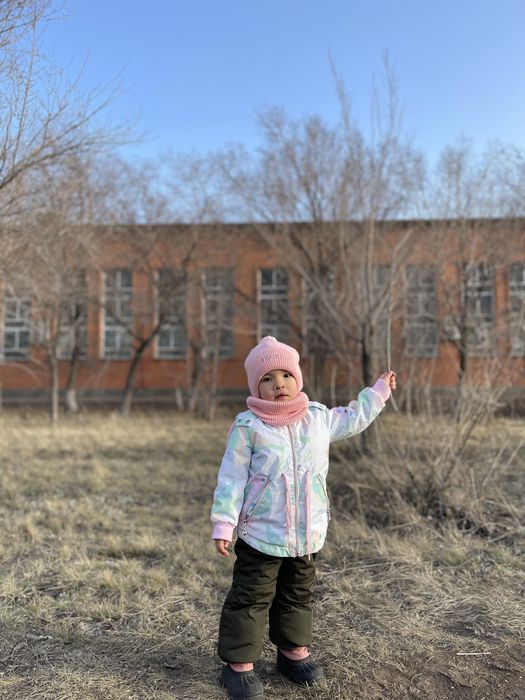 Весенняя куртка для девочек 2–3 лет