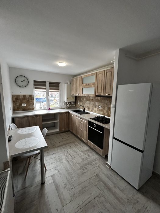 Vand apartament 3 camere