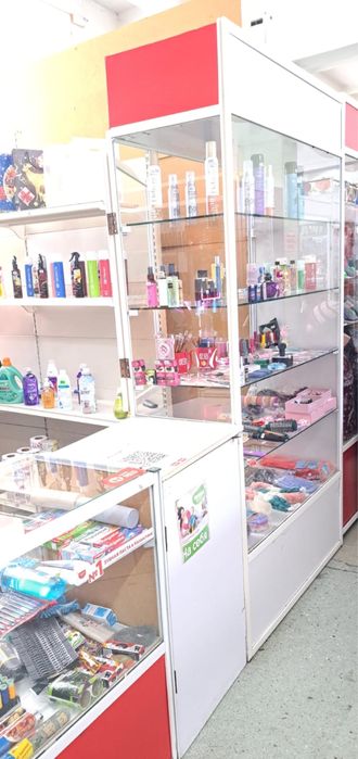 Продаю витрины в хорошем состоянии