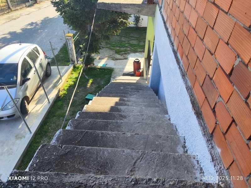 Недовършен апартамент с голям двор в Неа Кердилия, Амфиполи