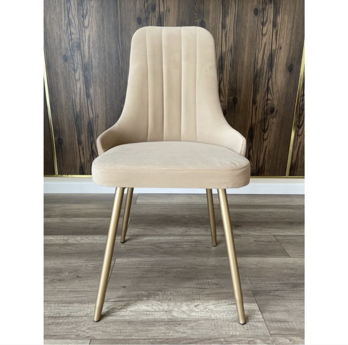 Стол со стульями