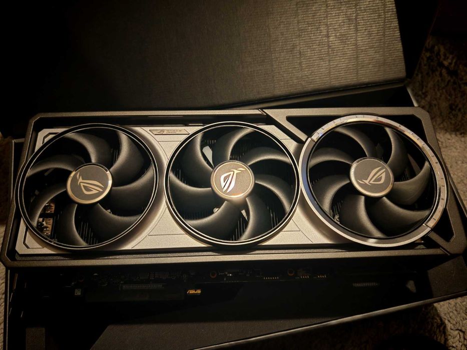 Видео карта ASUS ROG ASTRAL RTX 5090 32GB GDDR7 OC Edition