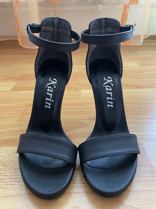 Sandale cu toc stiletto