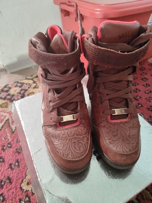 Продам фирменную обувь