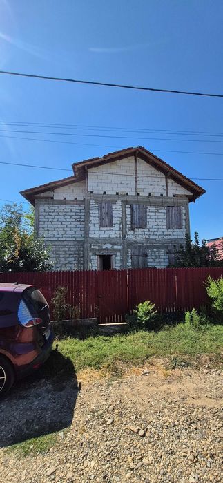 Casă de vânzare
