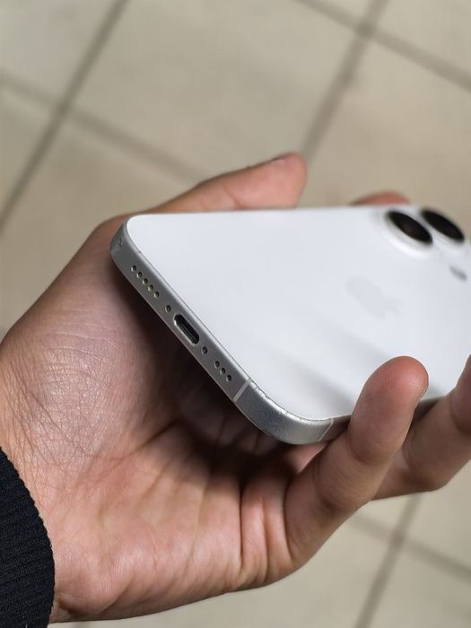 IPhone 16 128gb В хорошем состоянии