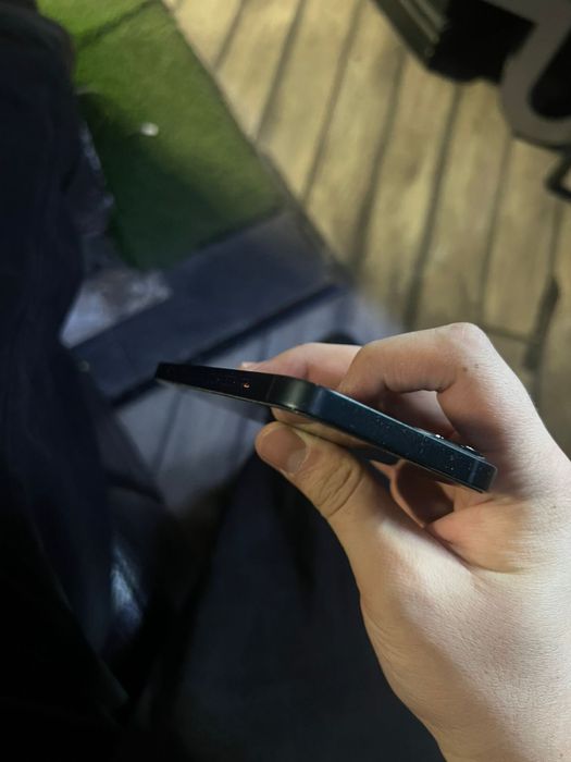 Айфон 13 в хорошем состоянии