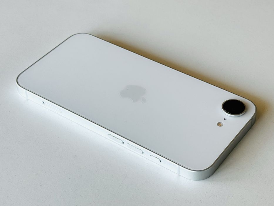 Iphone 16E 128GB White Гаранция 6 месеца