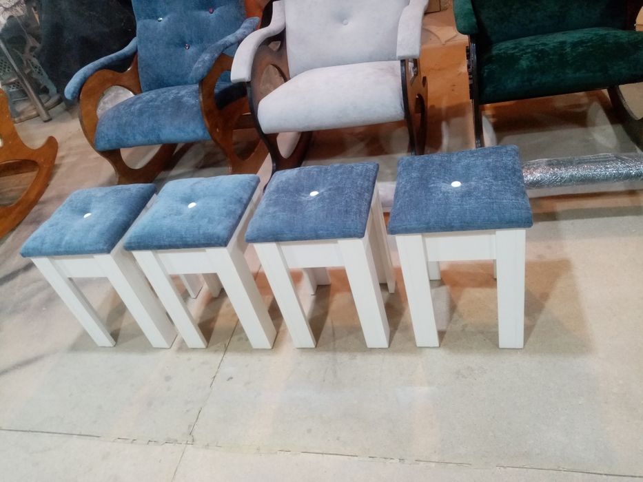 Продам новые кухонные табуретки!