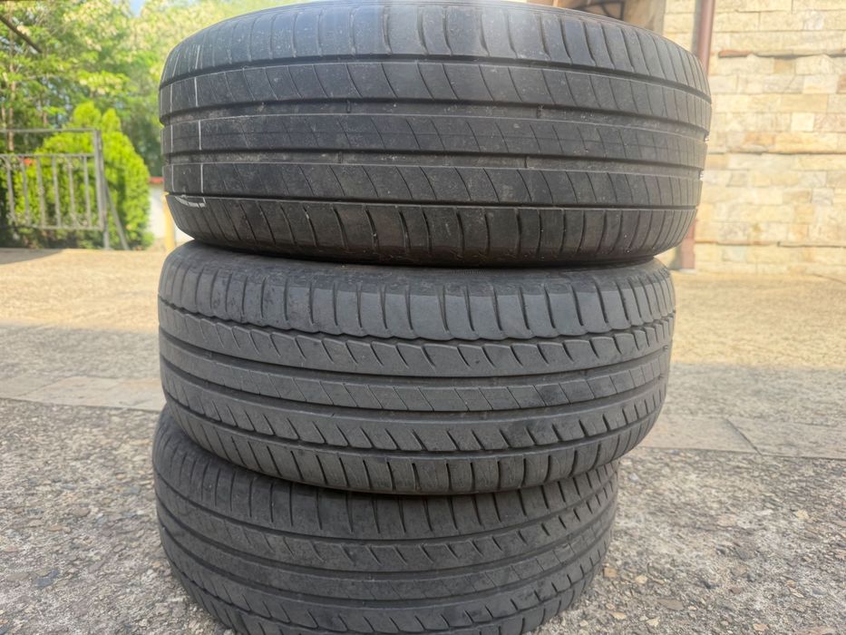 Автомобилни гуми  Мишелин 215/55/17.