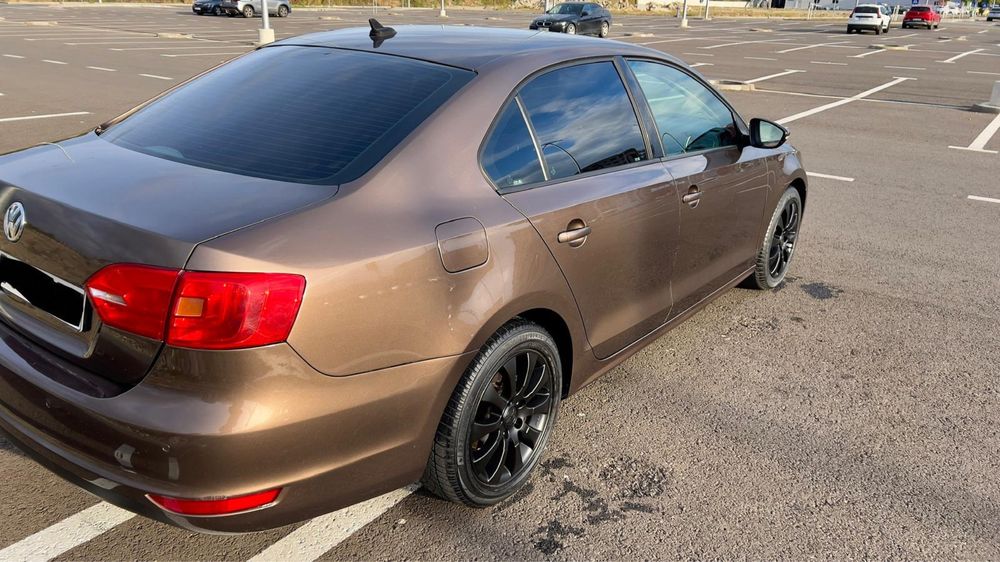 VOLKSWAGEN Jetta 2012 — imagine 2