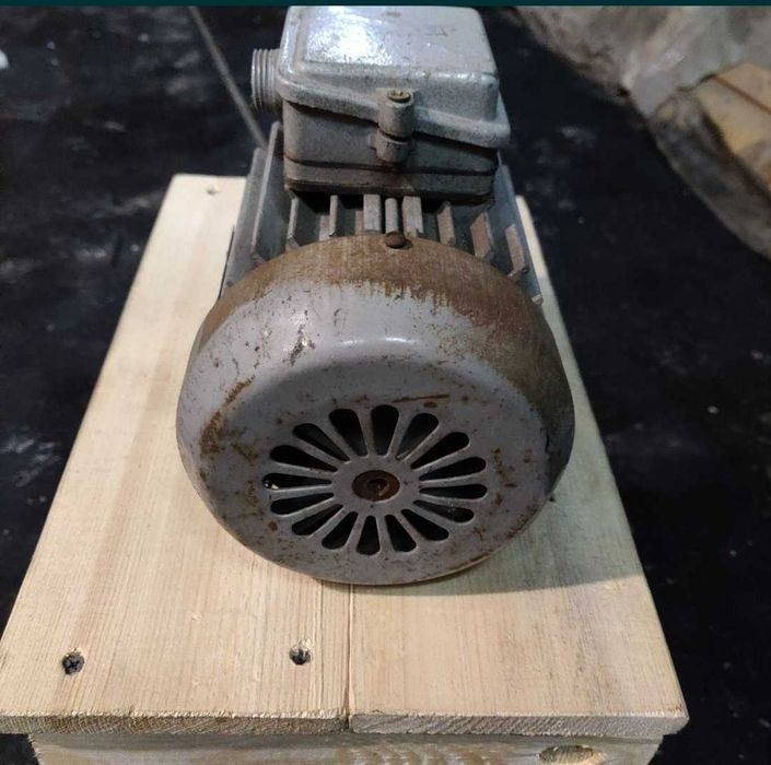 Электродвигатель 220-380 V