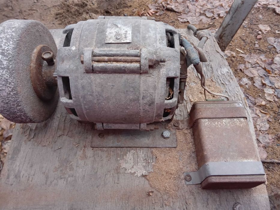 Электродвигатели 2 шт.