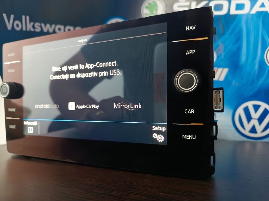 Vând display MIB2 Volkswagen cu montaj inclus – Passat B8 / Golf 7 / T