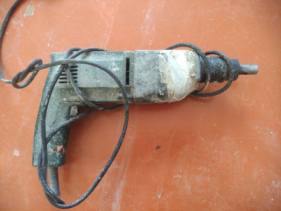 Продам дрель мощная все работает