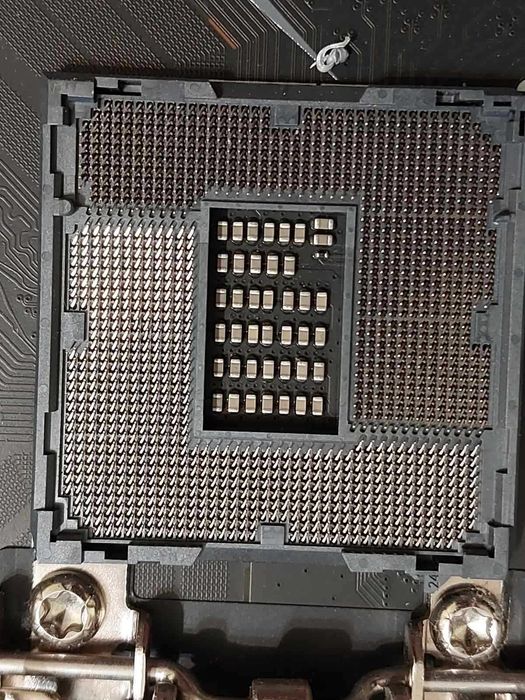 Intel Core i7 10700KF + MSI Z490 Gaming Edge Wi-Fi